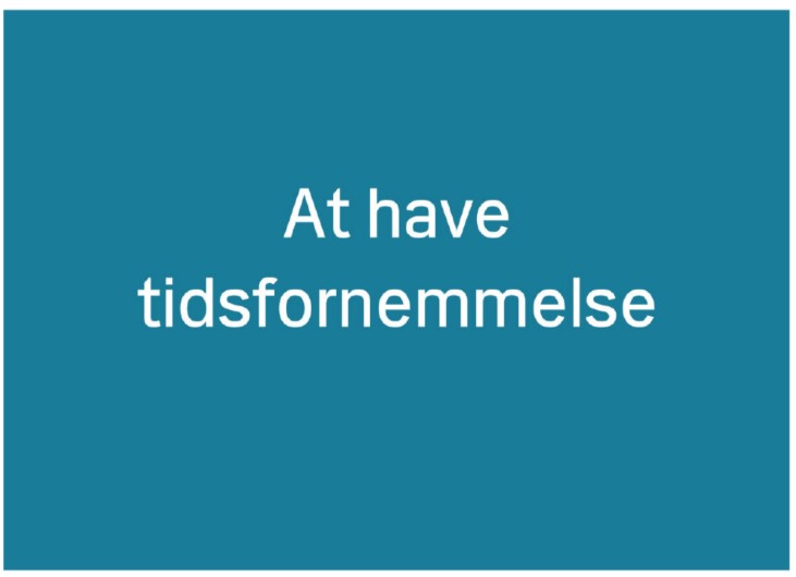 bagside af et af hjælpekortene, der handler om tidsfornemmelse.