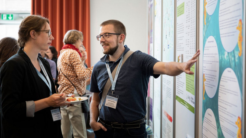 På DemensDagene kan konferencedeltagerne traditionen tro præsentere resultater og erfaringer fra egne forsknings- og udviklingsprojekter i form af et Frit foredrag eller en poster